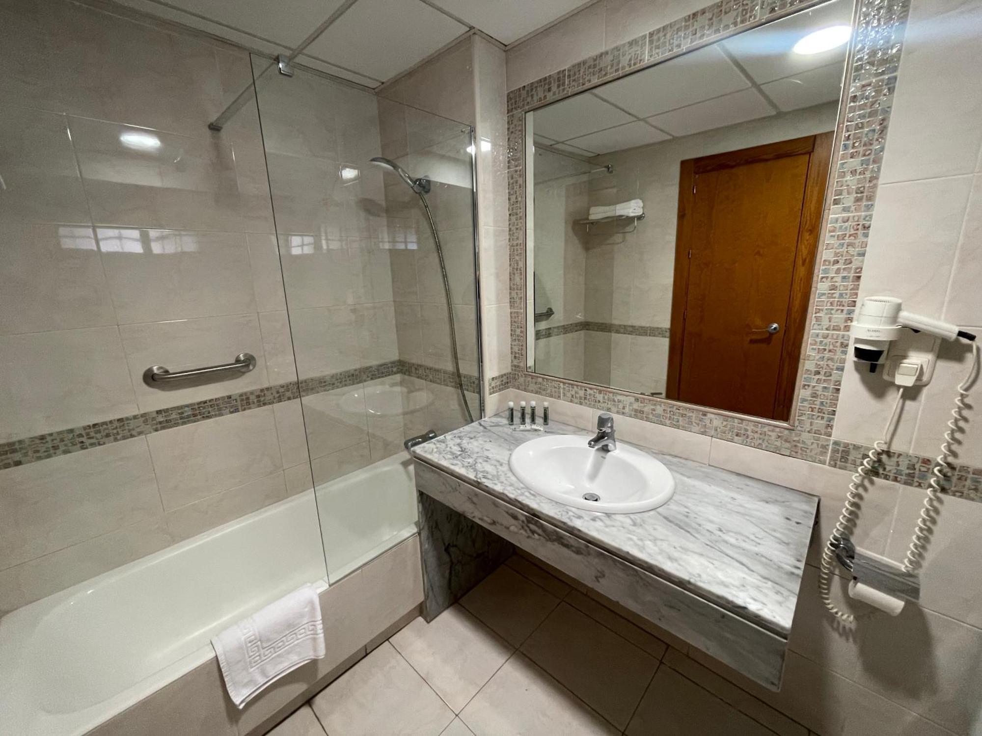 Arena Center Hotel apartamentowy 4*