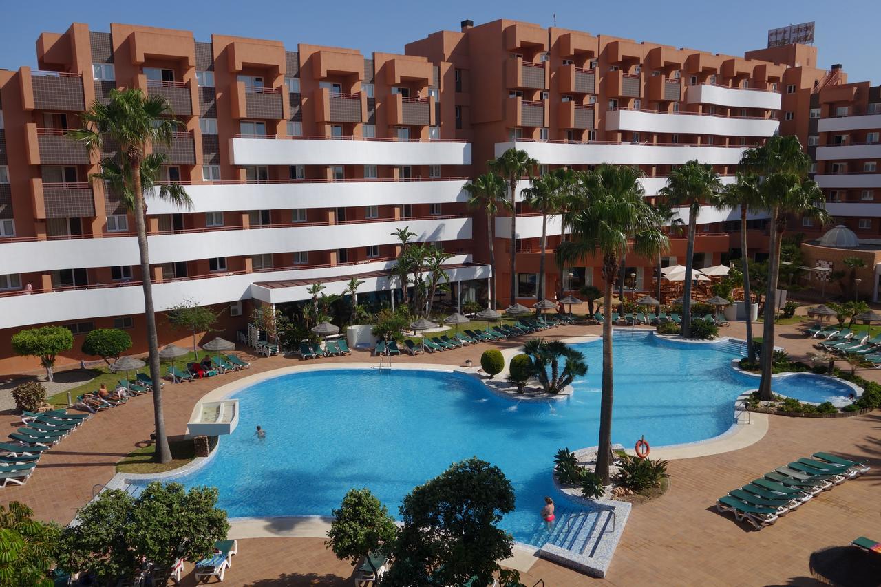 Aparthotel Arena Center 4*